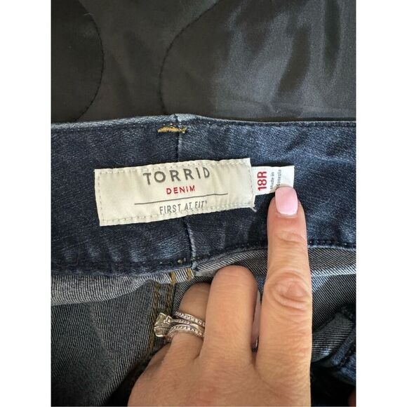 Torrid Jeans Womens Size 18R Dark Wash Denim First At Fit Jeggings - Picture 3 of 12
